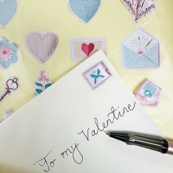 Free printable Valentines stickers and envelope seals